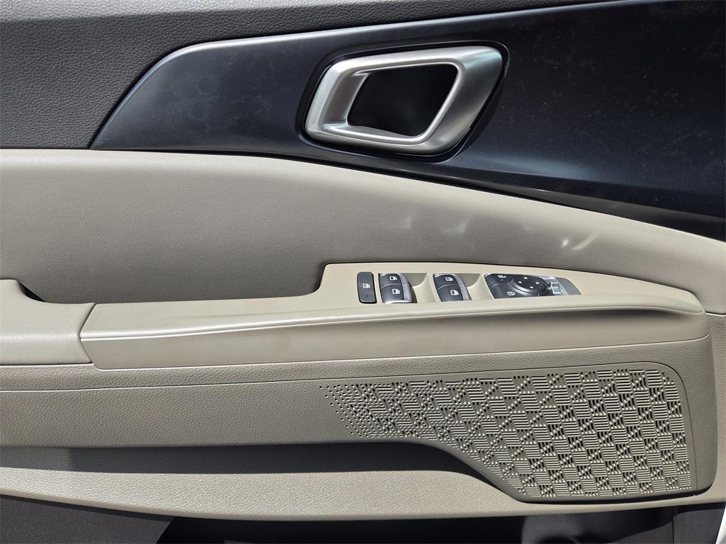 new 2026 Kia Carnival Hybrid car, priced at $42,185