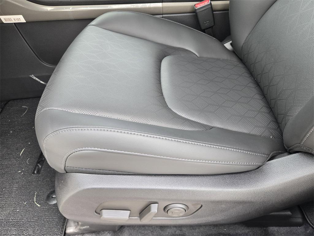 new 2026 Kia Carnival Hybrid car, priced at $42,185