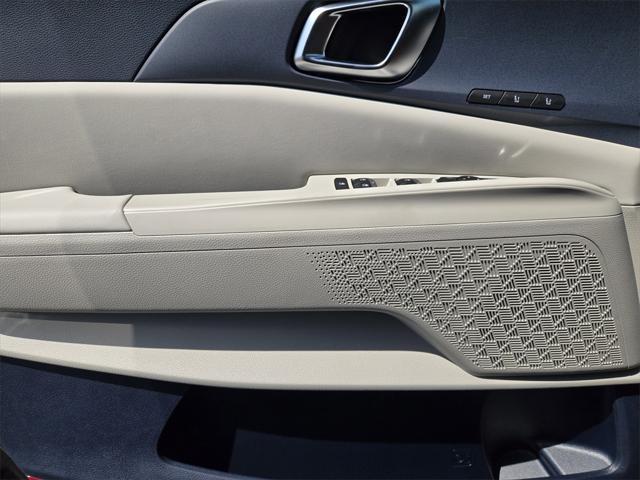 new 2025 Kia Carnival car, priced at $40,920