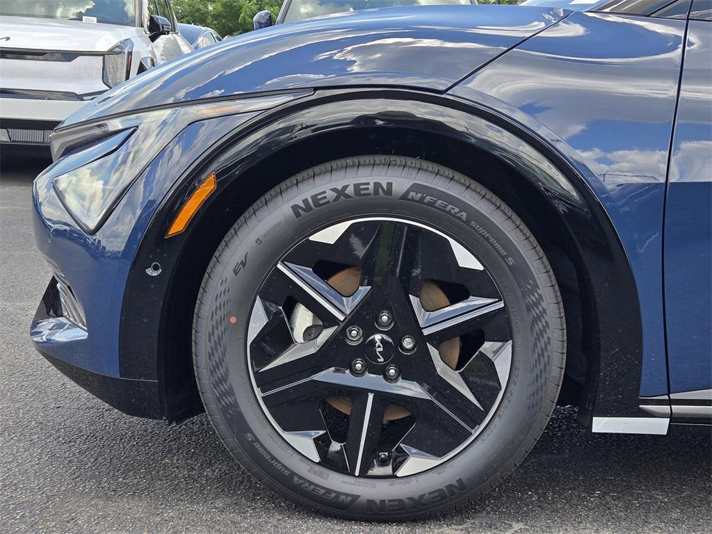 new 2025 Kia EV6 car, priced at $37,374