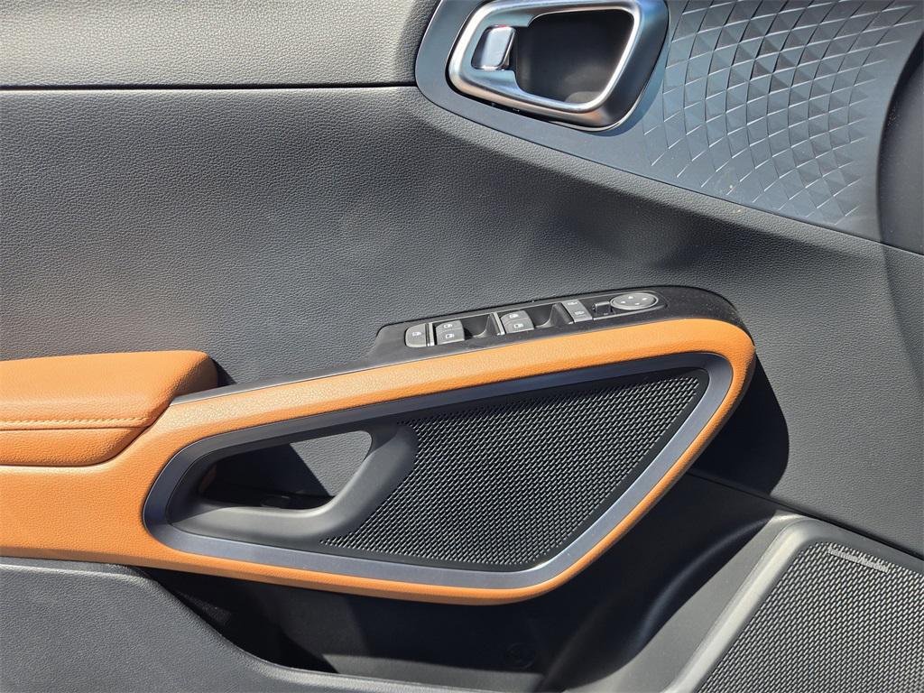 new 2025 Kia Soul car, priced at $24,143