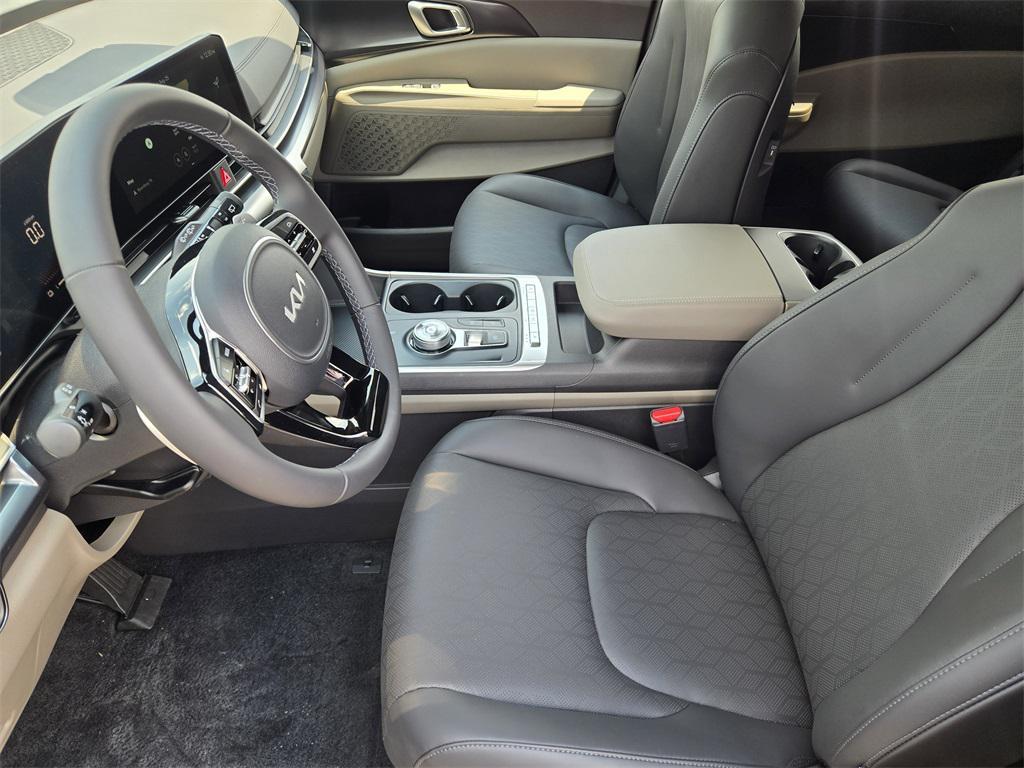new 2026 Kia Carnival Hybrid car, priced at $39,652