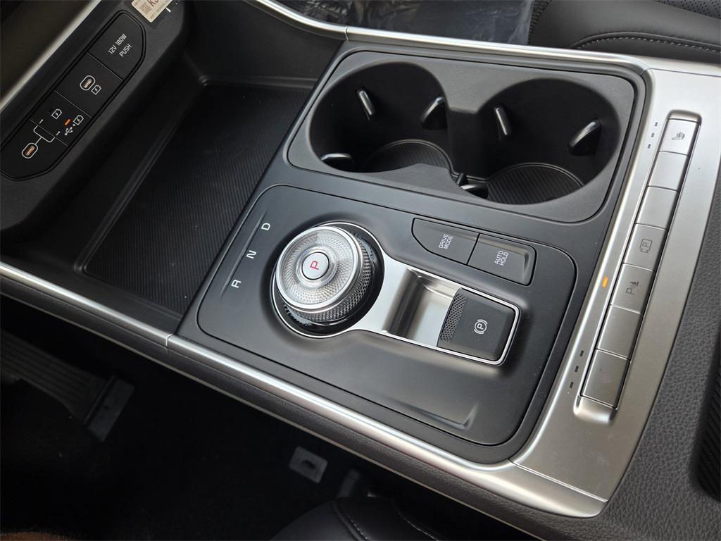 new 2026 Kia Carnival Hybrid car, priced at $39,652