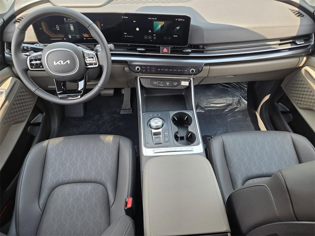 new 2026 Kia Carnival Hybrid car, priced at $39,652