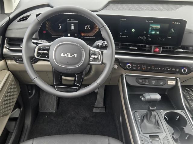new 2025 Kia Carnival car, priced at $40,495