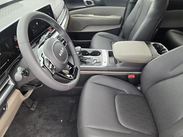 new 2025 Kia Carnival car, priced at $40,495