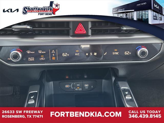 new 2025 Kia Sorento car, priced at $38,330