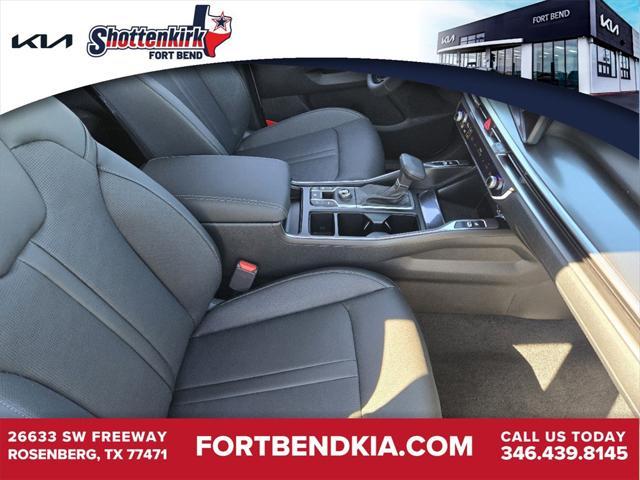 new 2025 Kia Sorento car, priced at $37,085