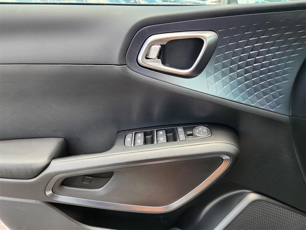 new 2025 Kia Soul car, priced at $23,043