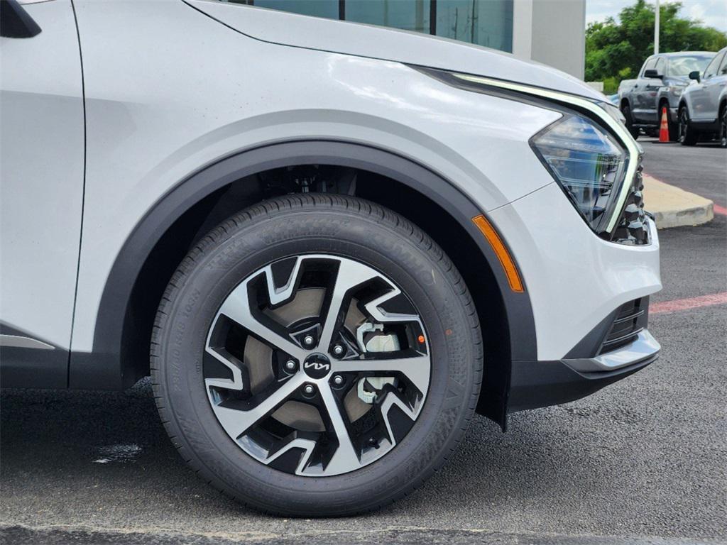 new 2025 Kia Sportage car, priced at $27,737