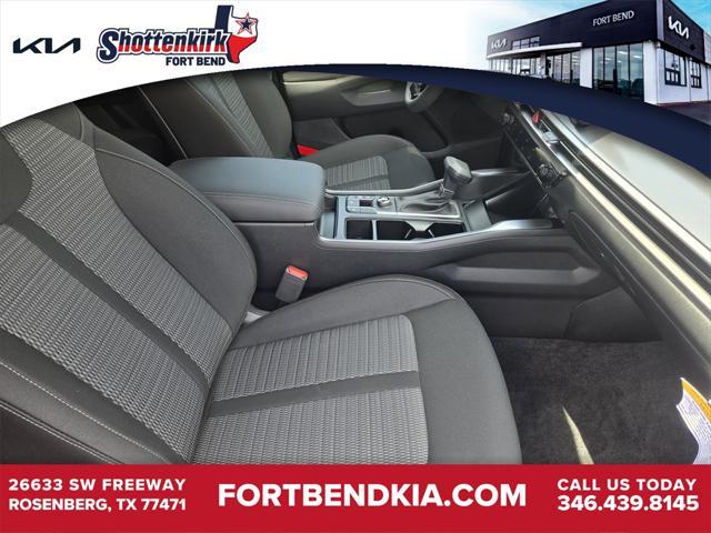 new 2025 Kia Sorento car, priced at $32,900