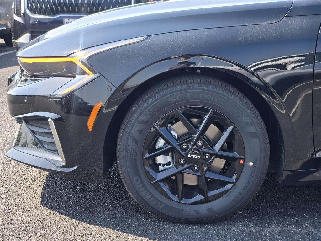 new 2026 Kia K5 car, priced at $25,637