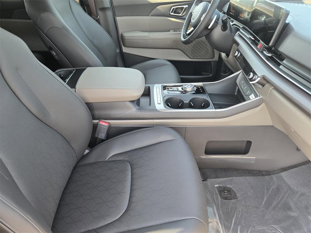 new 2026 Kia Carnival Hybrid car, priced at $42,266