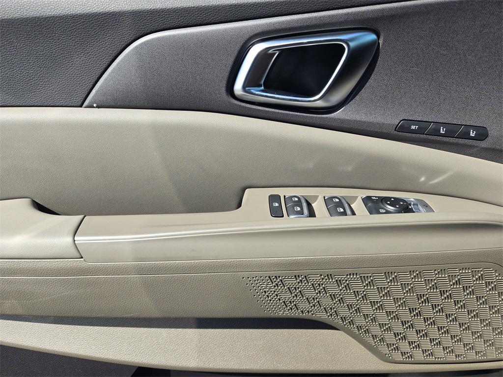 new 2026 Kia Carnival Hybrid car, priced at $42,266