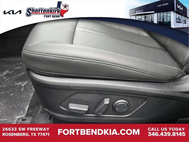 new 2025 Kia Sorento car, priced at $38,060