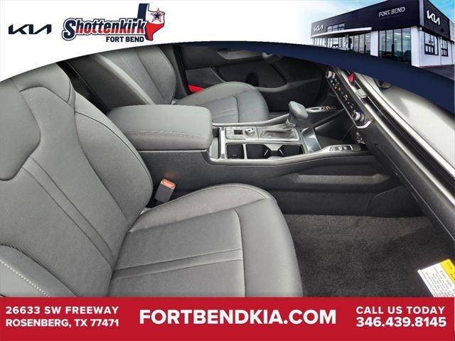 new 2025 Kia Sorento car, priced at $38,060