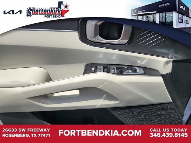 new 2025 Kia Sorento car, priced at $41,570