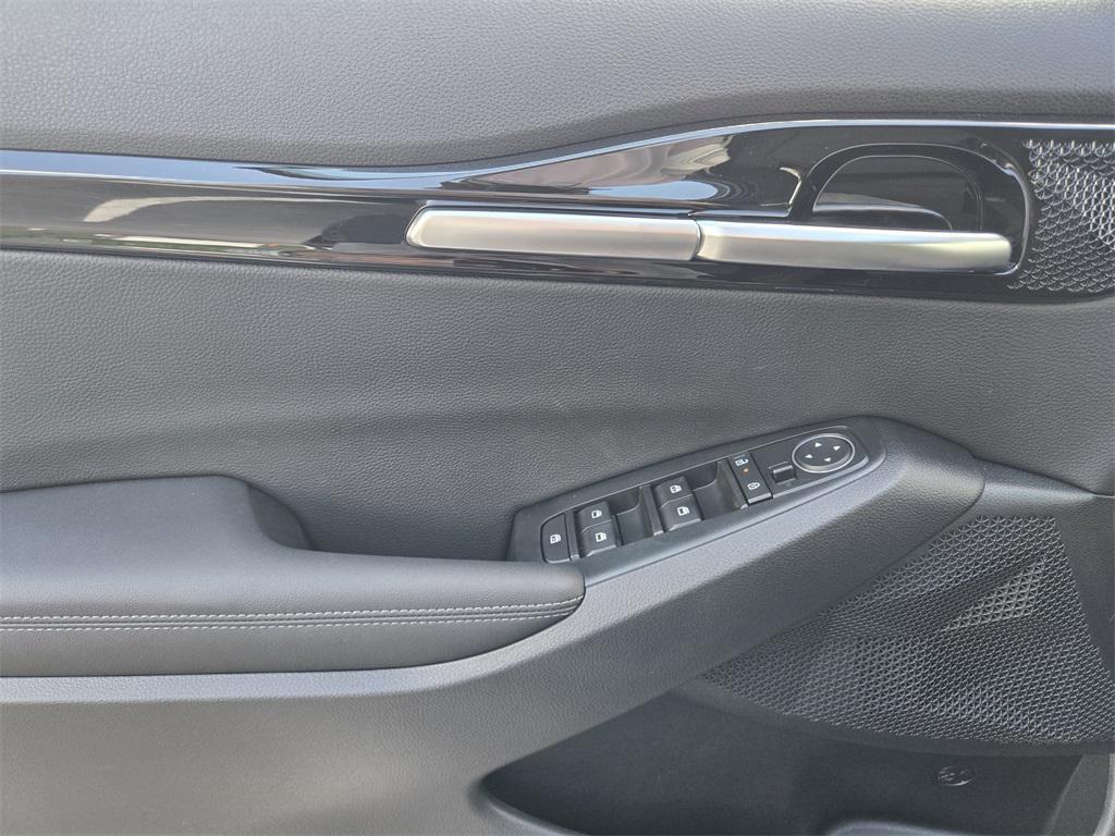 new 2025 Kia Seltos car, priced at $27,602