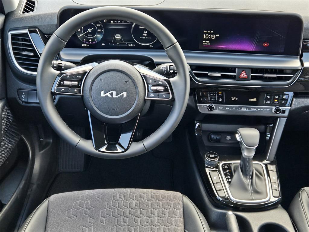 new 2025 Kia Seltos car, priced at $27,602