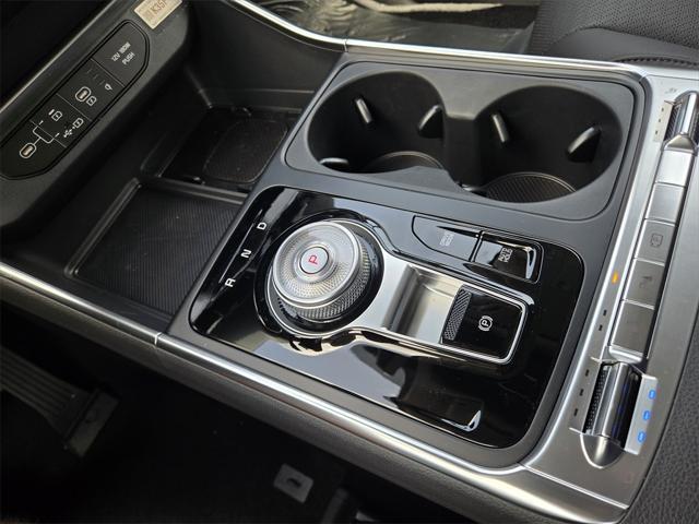 new 2025 Kia Carnival Hybrid car, priced at $52,067