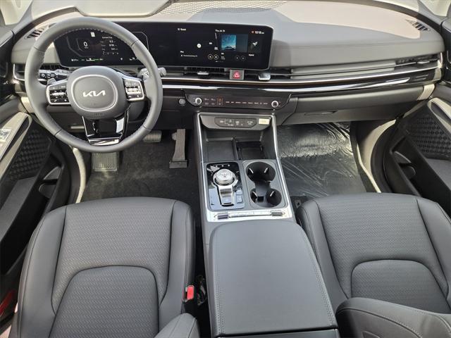 new 2025 Kia Carnival Hybrid car, priced at $52,067