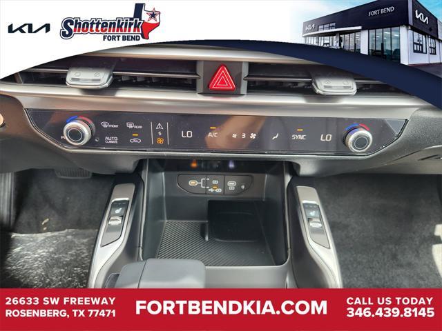 new 2025 Kia Sorento car, priced at $38,385
