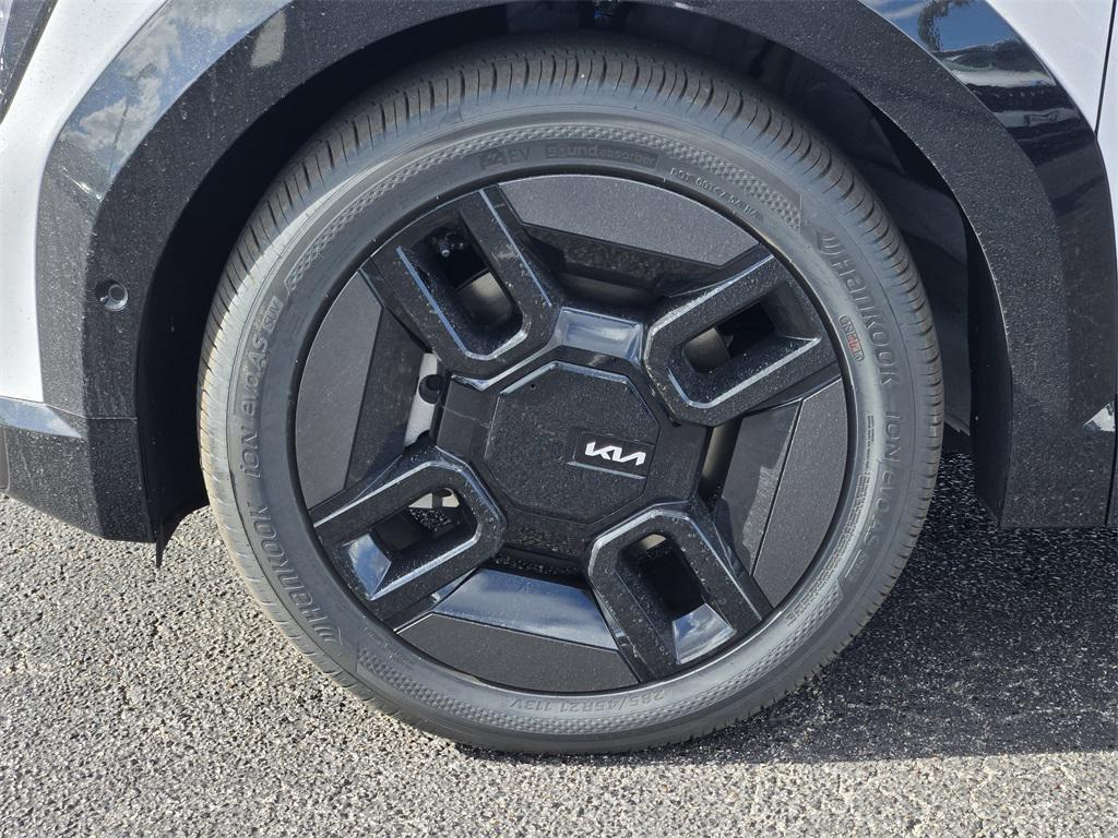 new 2026 Kia EV9 car, priced at $71,378
