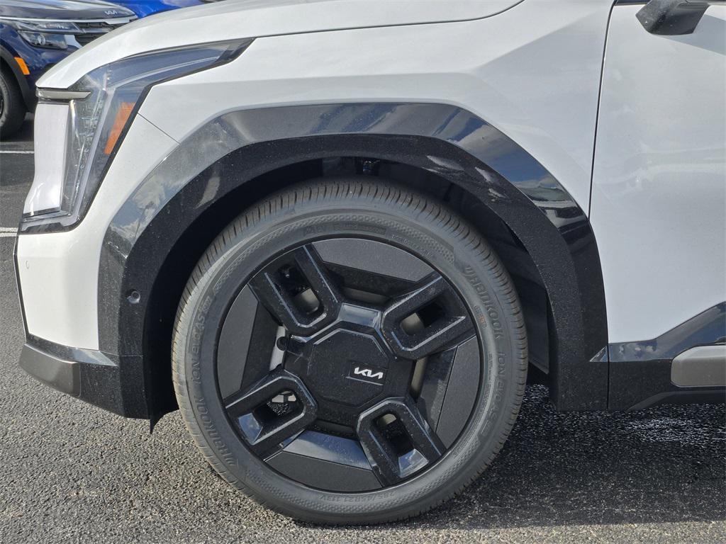new 2026 Kia EV9 car, priced at $71,378