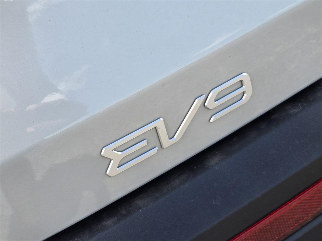 new 2026 Kia EV9 car, priced at $39,489