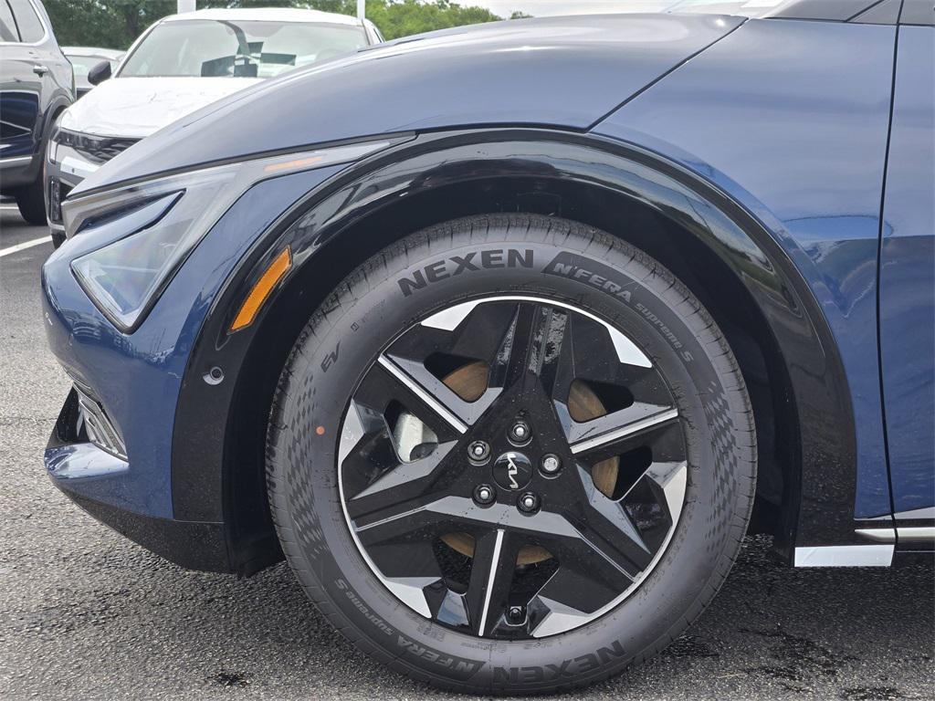 new 2025 Kia EV6 car, priced at $36,874
