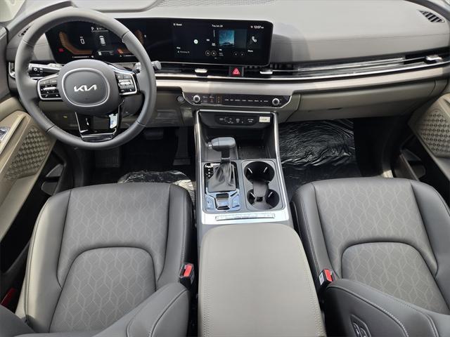 new 2025 Kia Carnival car, priced at $42,200
