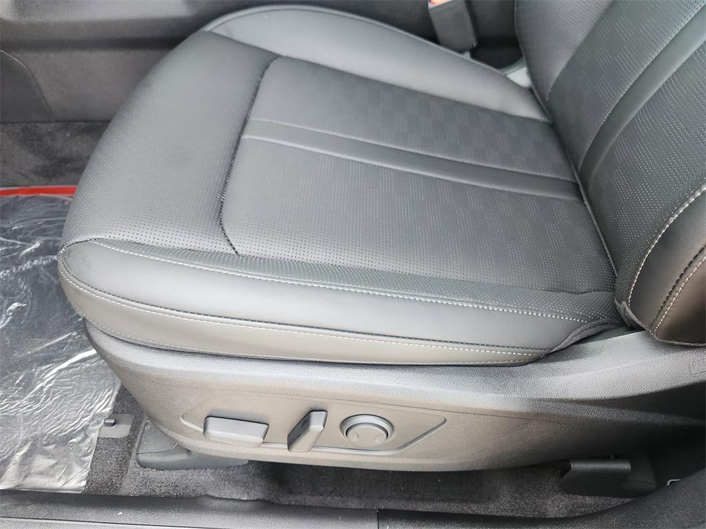 new 2025 Kia Sorento car, priced at $38,685