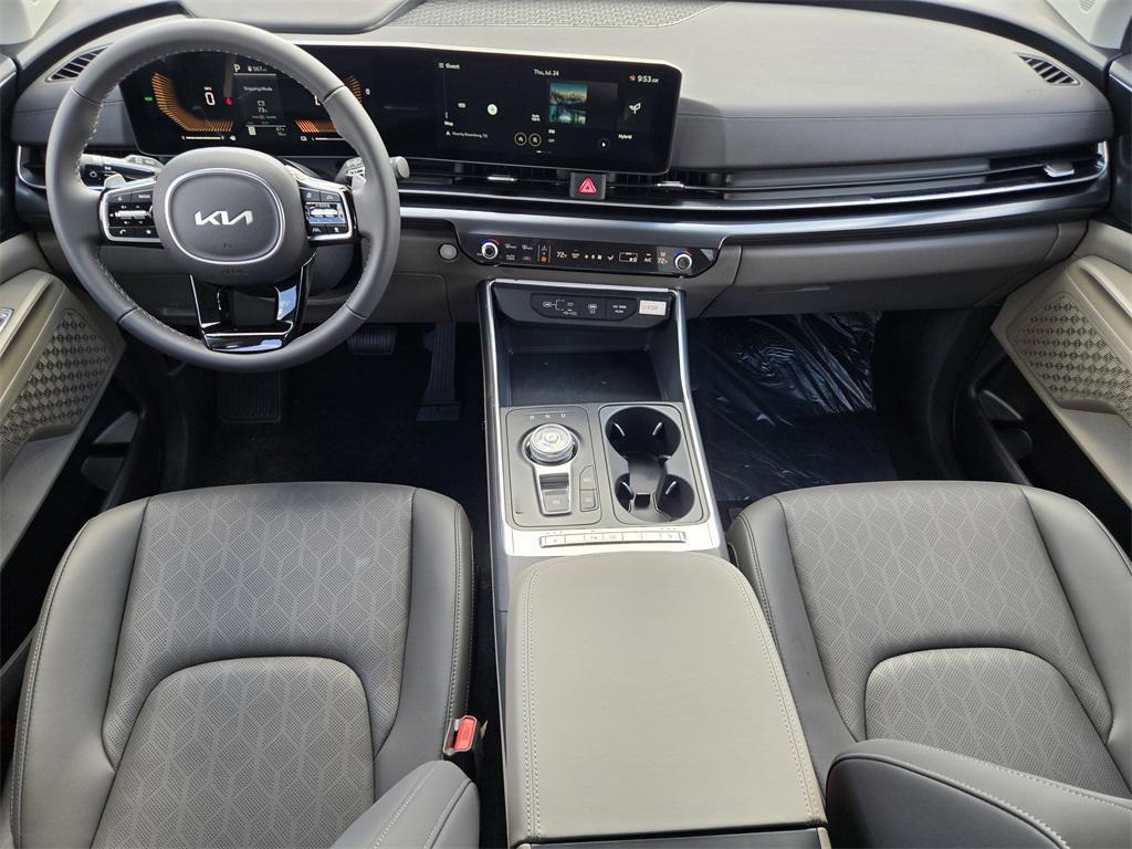 new 2026 Kia Carnival Hybrid car, priced at $42,185