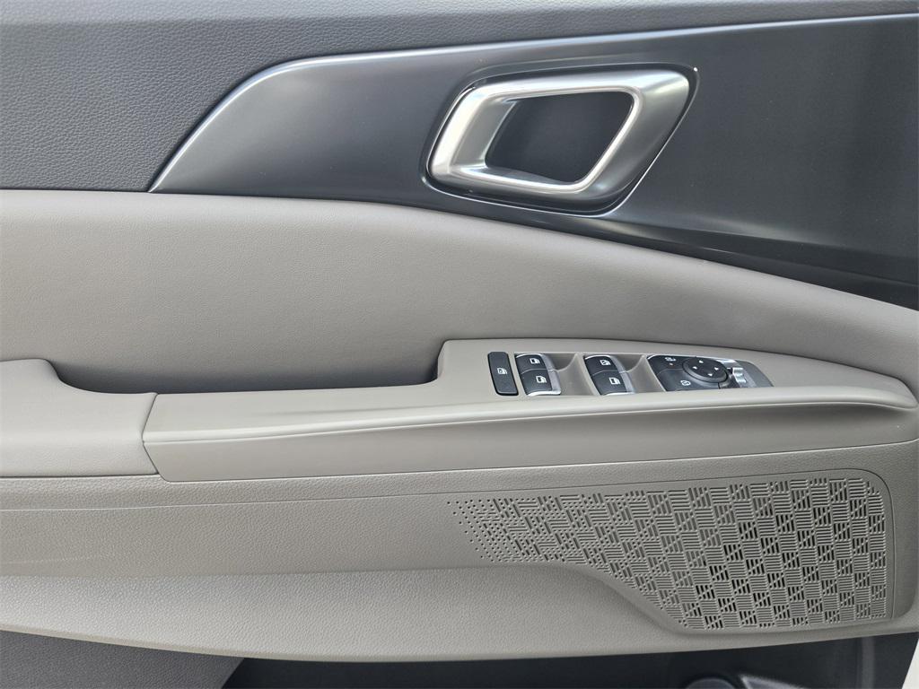 new 2026 Kia Carnival Hybrid car, priced at $42,185