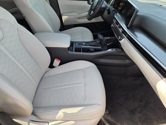 new 2025 Kia Sorento car, priced at $37,235