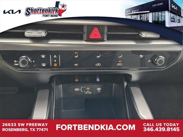 new 2025 Kia Sorento car, priced at $33,945
