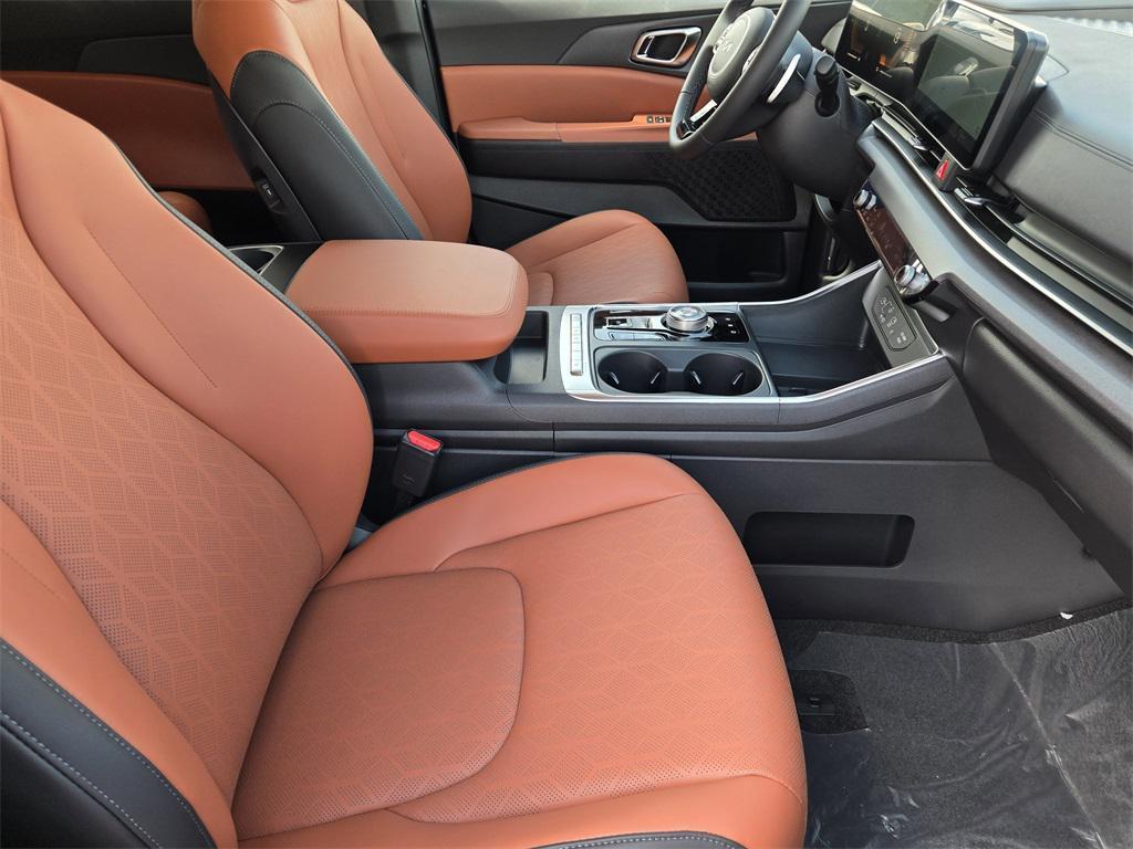 new 2026 Kia Carnival Hybrid car, priced at $43,625