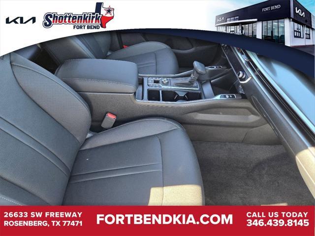 new 2025 Kia Sorento car, priced at $39,695