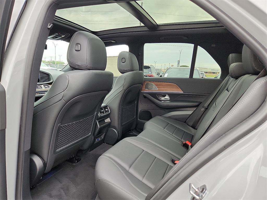 new 2025 Mercedes-Benz GLE 450 car, priced at $84,530