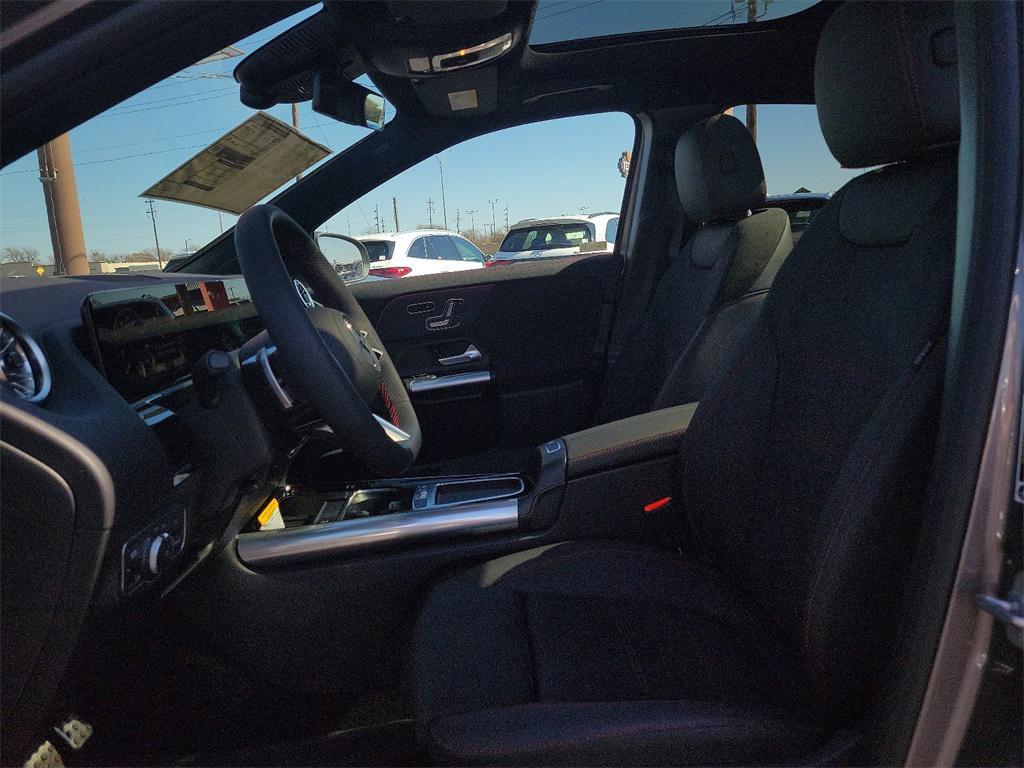 new 2025 Mercedes-Benz GLA 250 car, priced at $54,615