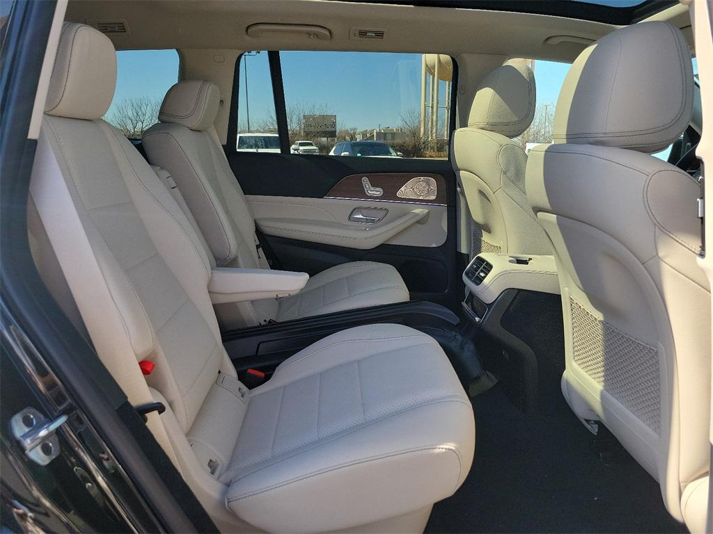 new 2025 Mercedes-Benz GLS 450 car, priced at $96,585