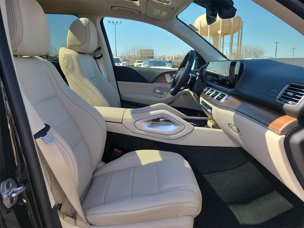 new 2025 Mercedes-Benz GLS 450 car, priced at $96,585