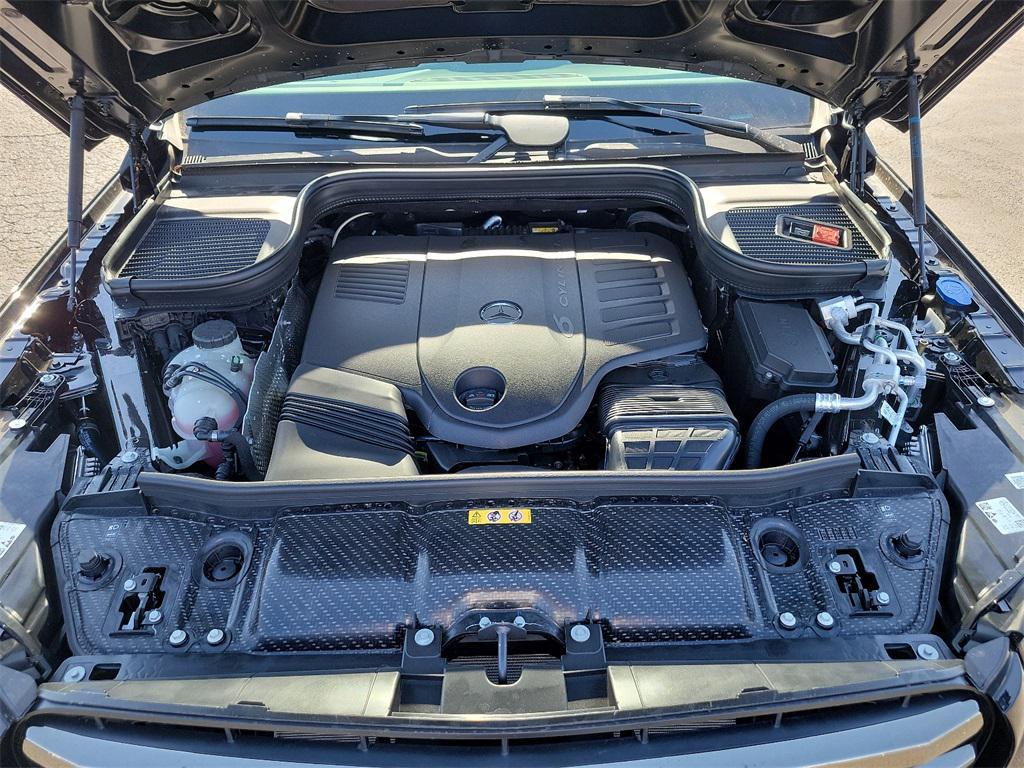 new 2025 Mercedes-Benz GLS 450 car, priced at $96,585