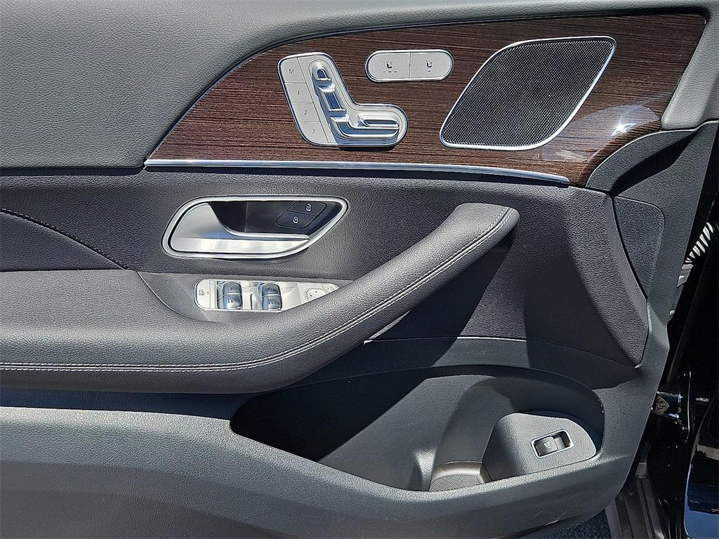 new 2025 Mercedes-Benz GLE 350 car, priced at $67,855