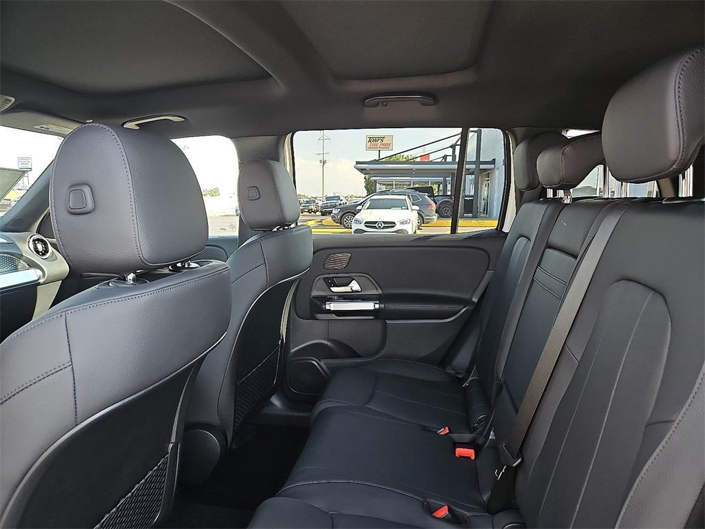 new 2025 Mercedes-Benz GLB 250 car, priced at $47,195