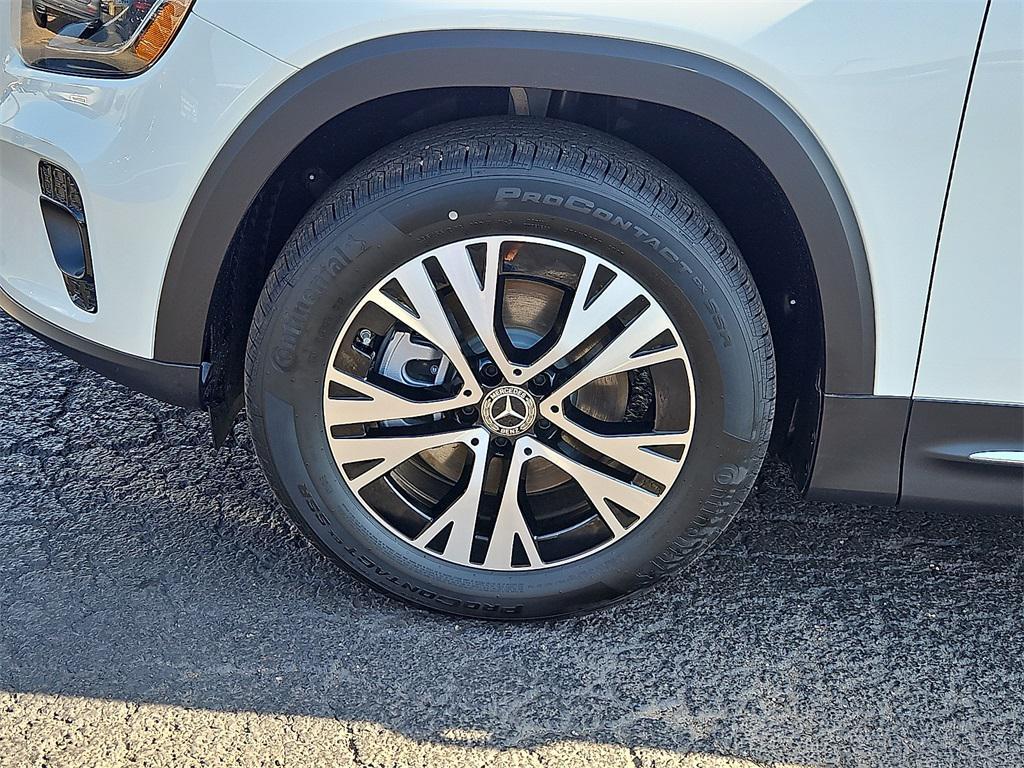 new 2025 Mercedes-Benz GLB 250 car, priced at $47,195
