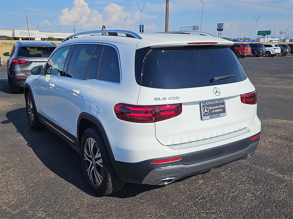 new 2025 Mercedes-Benz GLB 250 car, priced at $47,195