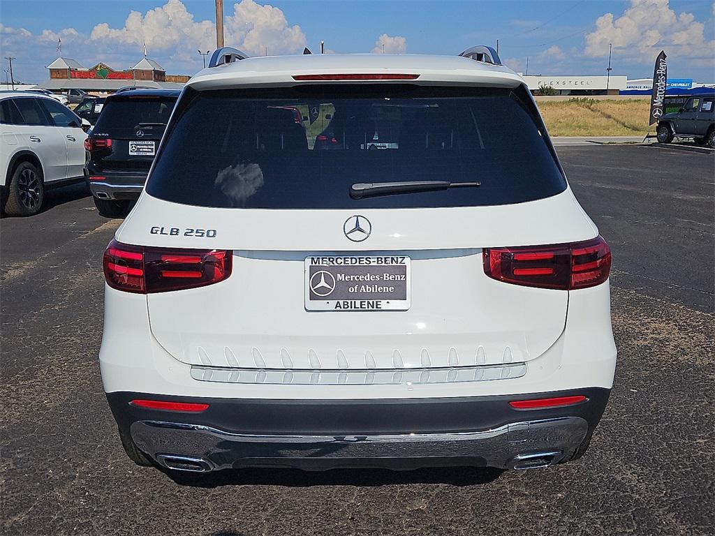 new 2025 Mercedes-Benz GLB 250 car, priced at $47,195