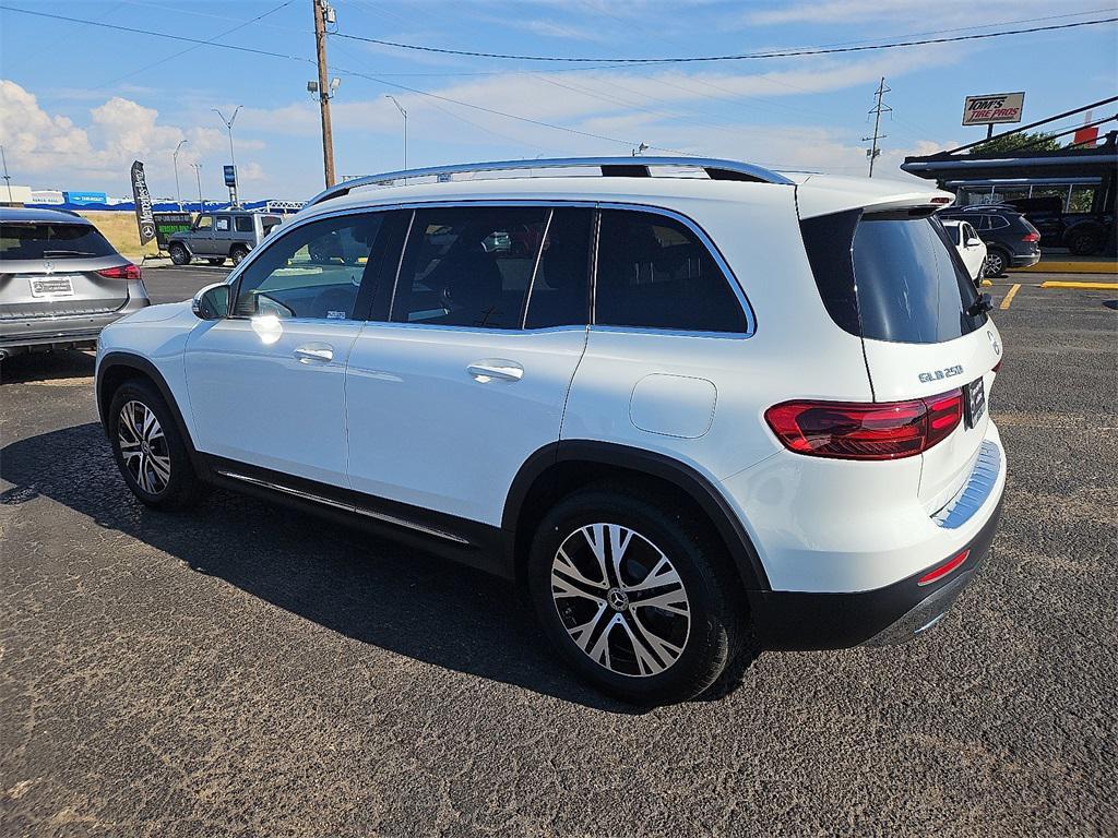 new 2025 Mercedes-Benz GLB 250 car, priced at $47,195