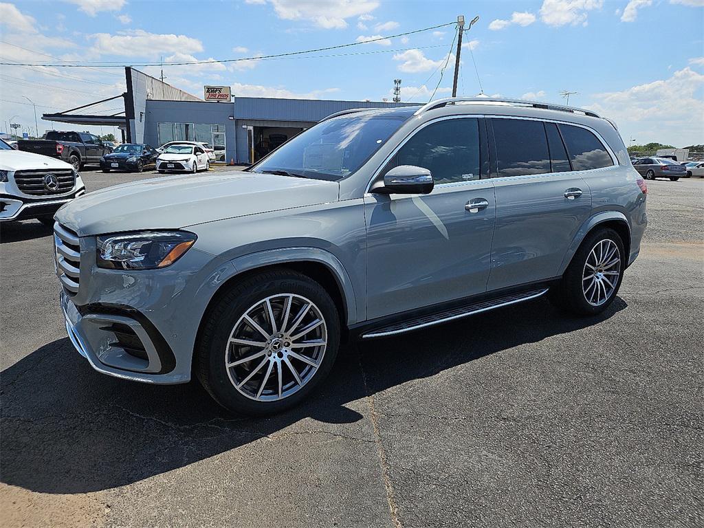 new 2025 Mercedes-Benz GLS 580 car, priced at $124,660